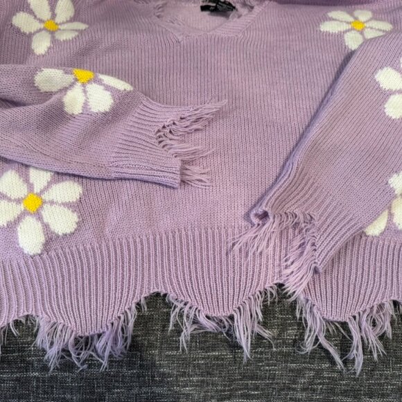 Just Polly New York Distressed Flower Sweater Lavender Size Large L Boho Chic - Picture 6 of 7